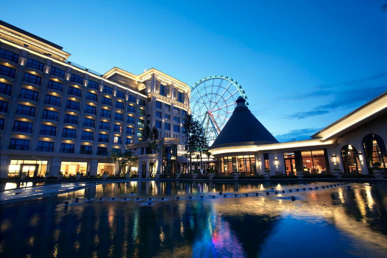 E-Da Royal Hotel Dashu Exterior photo The hotel at night